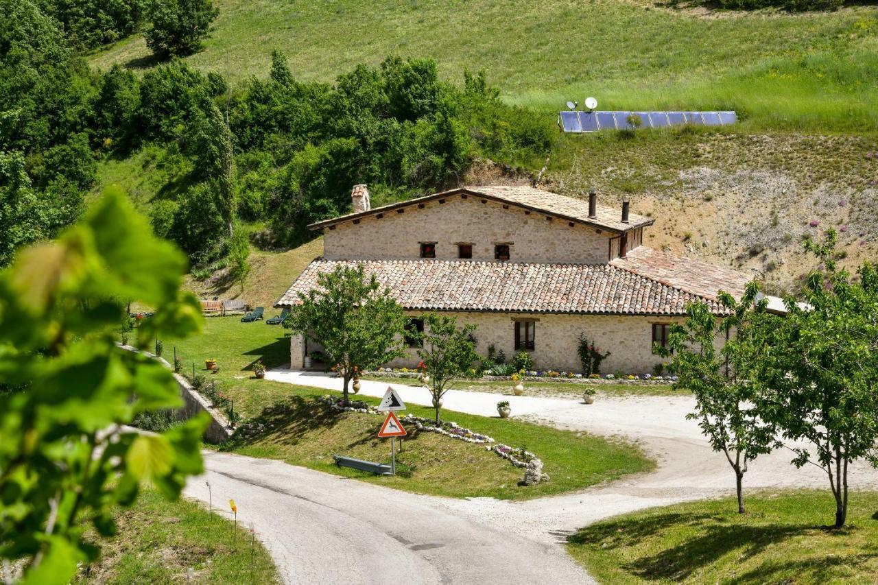 Agriturismo La Valle Dei Bronzetti Cascia Exterior foto