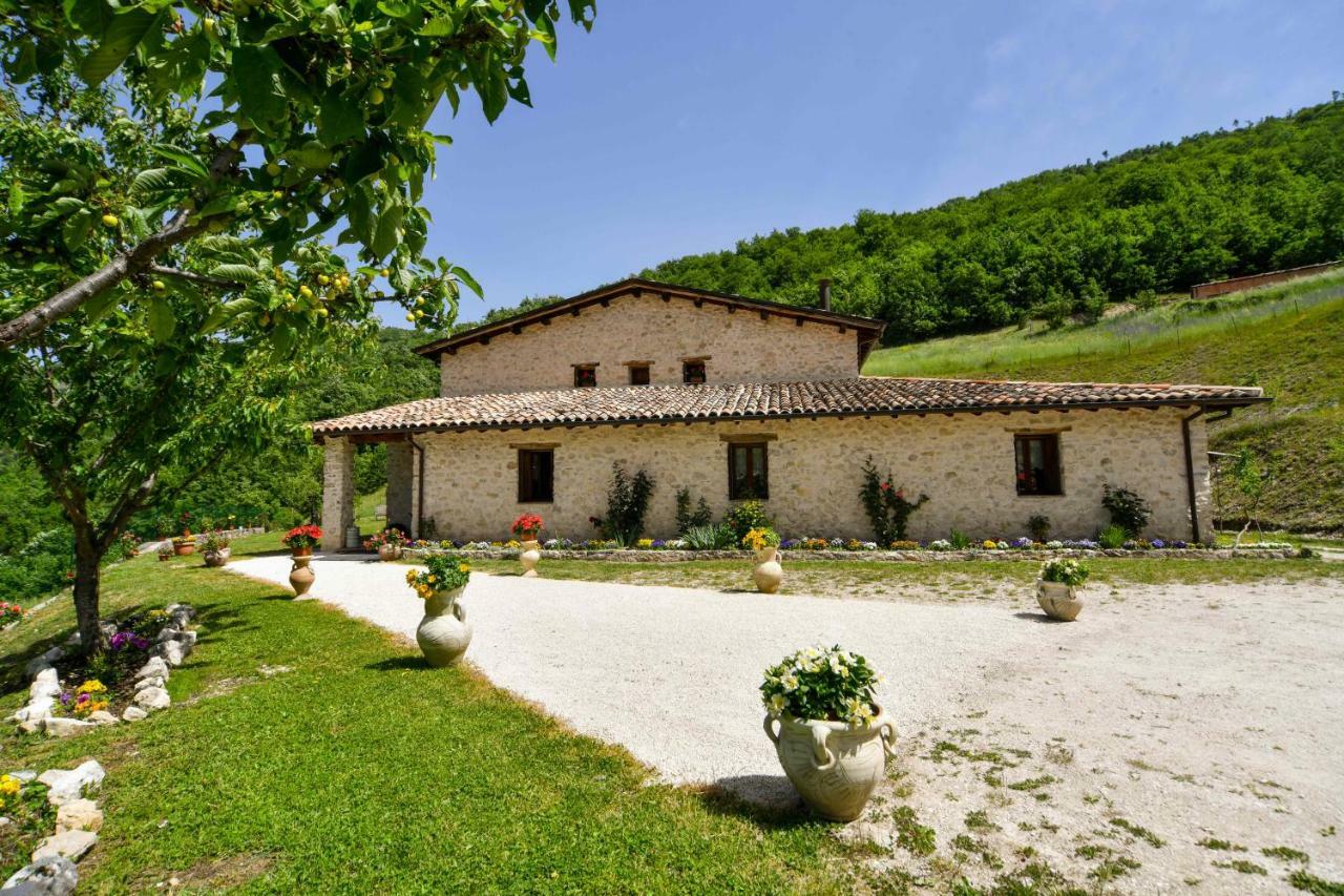 Agriturismo La Valle Dei Bronzetti Cascia Exterior foto